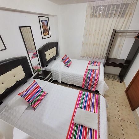 Hostal El Viajero En โอยานไตตามโบ ภายนอก รูปภาพ