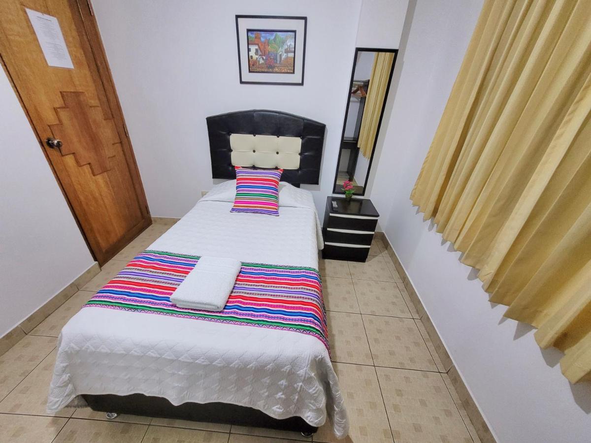 Hostal El Viajero En โอยานไตตามโบ ภายนอก รูปภาพ