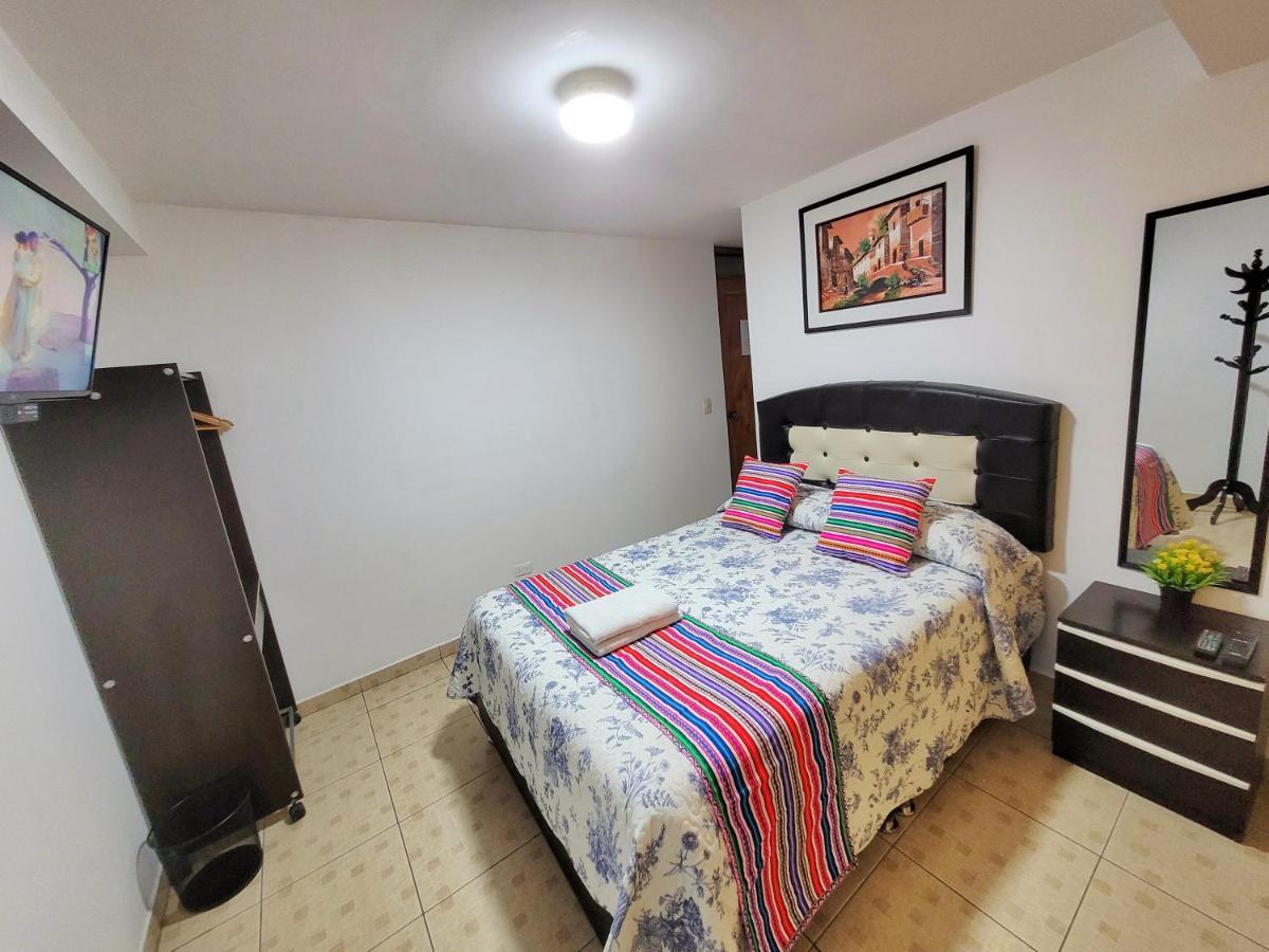 Hostal El Viajero En โอยานไตตามโบ ภายนอก รูปภาพ
